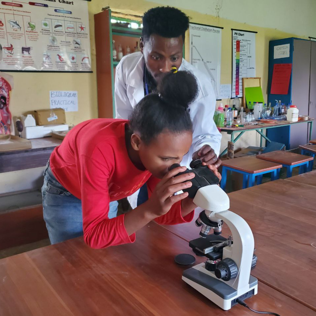 A Microscope For A Hands-On Science Lab